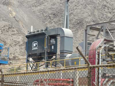 A 10-cartridge dust collector is installed on the roof of an MCC room to protect the equipment inside from dusty conditions of this South American copper mine. This equipment is operating above 4,000-m elevation.